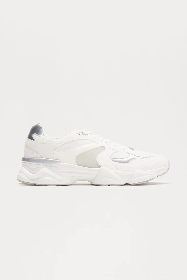 On The Run Sneakers - White