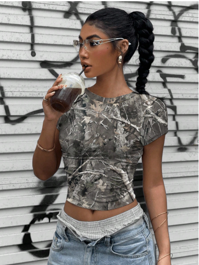 Teen Girl Casual Minimalist Fitted Round Neck Short Sleeve High Waist Cropped Regular Tee, Suitable For Summer